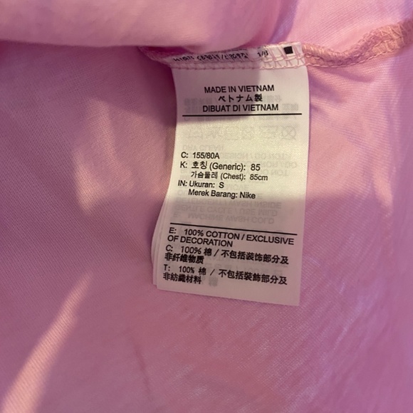 Nike gold swoosh t-shirt - Picture 3 of 5